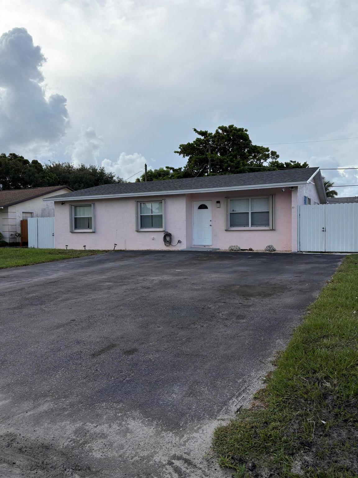 LOCATION! LOCATION! LOCATION! And best of all--NO HOA!One of the most affordable 3-bedroom, 2-bathroom homes with separate living and family rooms. Includes stainless steel appliances, washer, and dryer. Accordion hurricane shutters installed for added protection.Conveniently located within walking distance to major shopping centers, schools, banks, convenience stores, restaurants, supermarkets, Walmart, Target, and more.Don't wait--this one won't last!