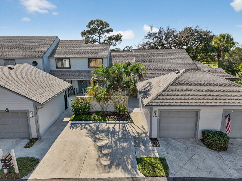 Photo of 6184 SE Georgetown Place, Hobe Sound, FL 33455 (MLS # B26042864)