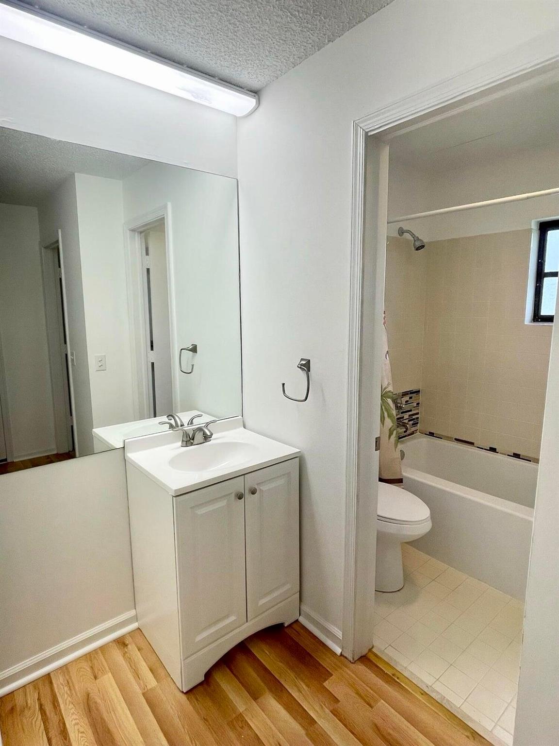 GREENTREE VILLAS - Residential Lease