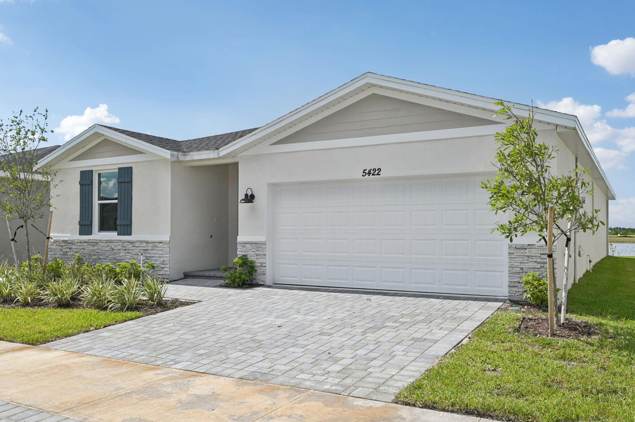 5422 Hampton Park Circle, Vero Beach, FL, 32966/$413,490 2 5422 Hampton Park Circle