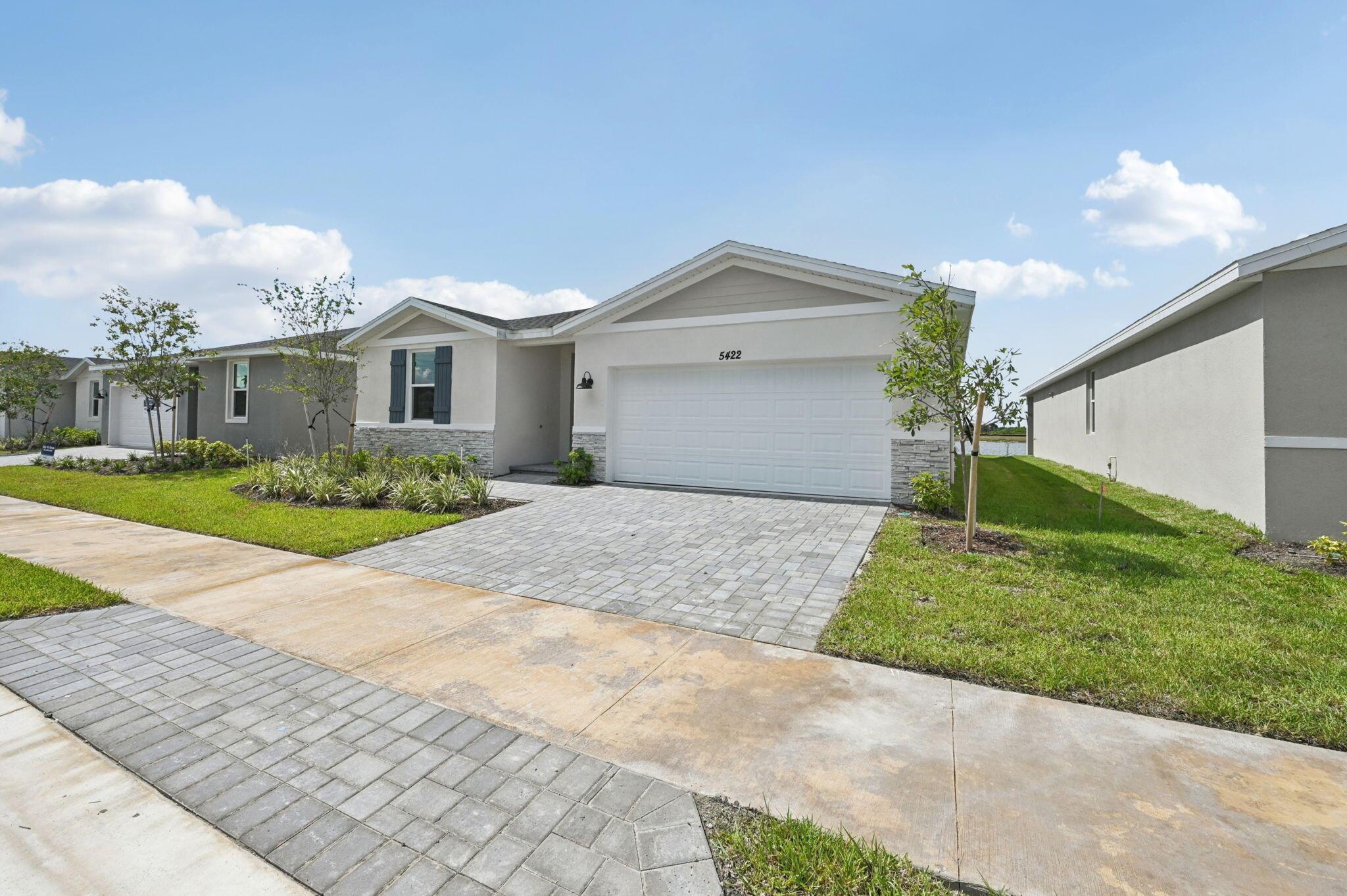 5422 Hampton Park Circle, Vero Beach, FL, 32966/$413,490 3 5422 Hampton Park Circle