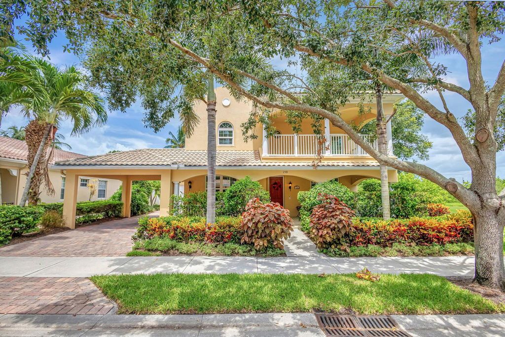 Photo of 218 San Remo Drive, Jupiter, FL 33458 (MLS # R11000353)