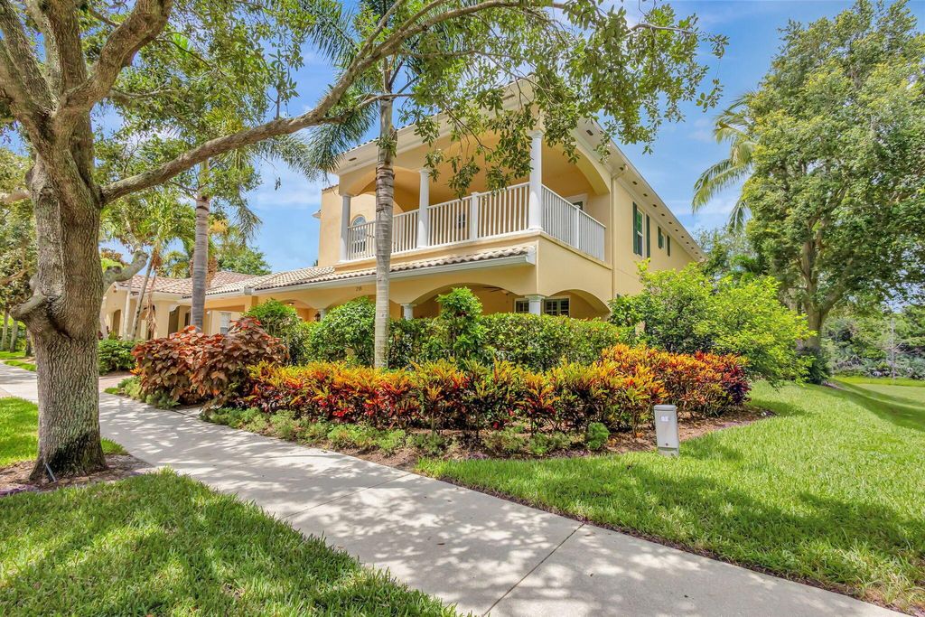 Photo of 218 San Remo Drive, Jupiter, FL 33458 (MLS # R11000353)