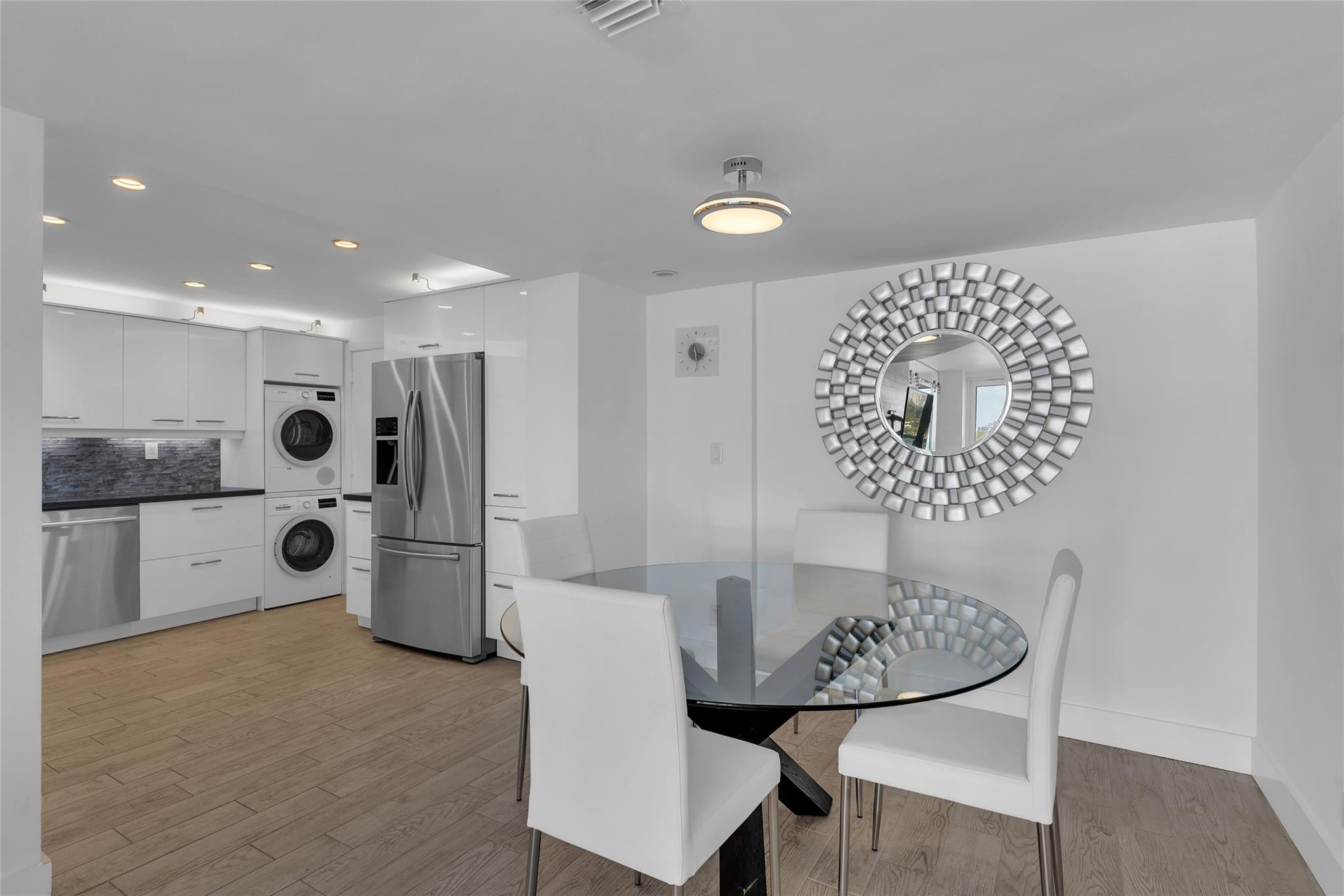 POINT OF AMERICAS - Residential