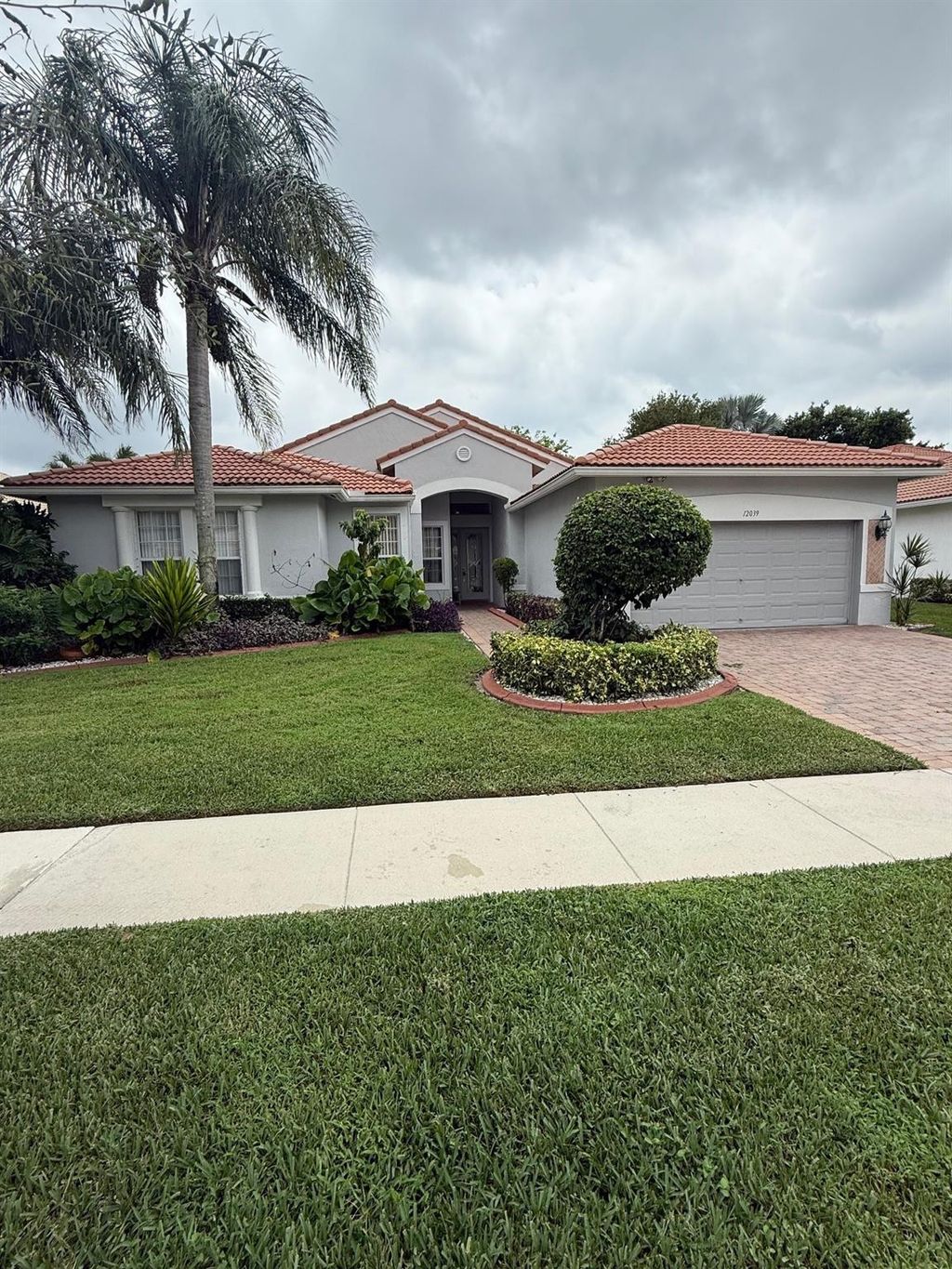 Photo of 12039 Oakvista Drive, Boynton Beach, FL 33437 (MLS # B26027058)