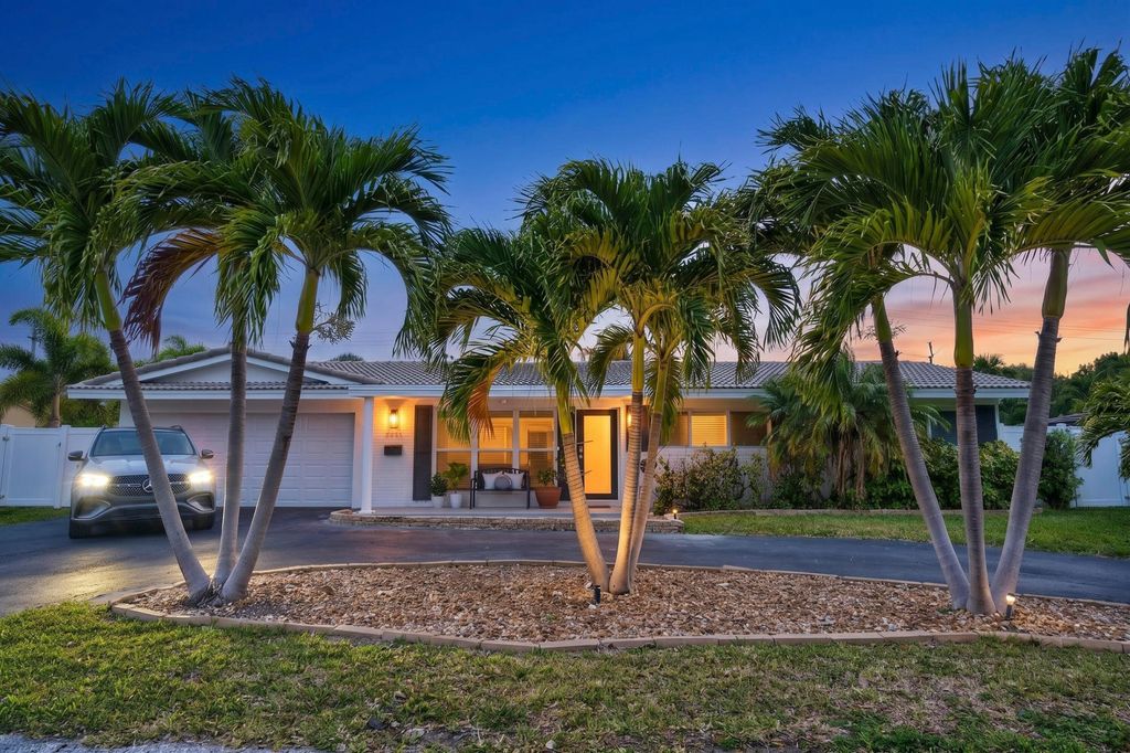 Photo of 2231 NE 34th Street, Lighthouse Point, FL 33064 (MLS # B26025209)