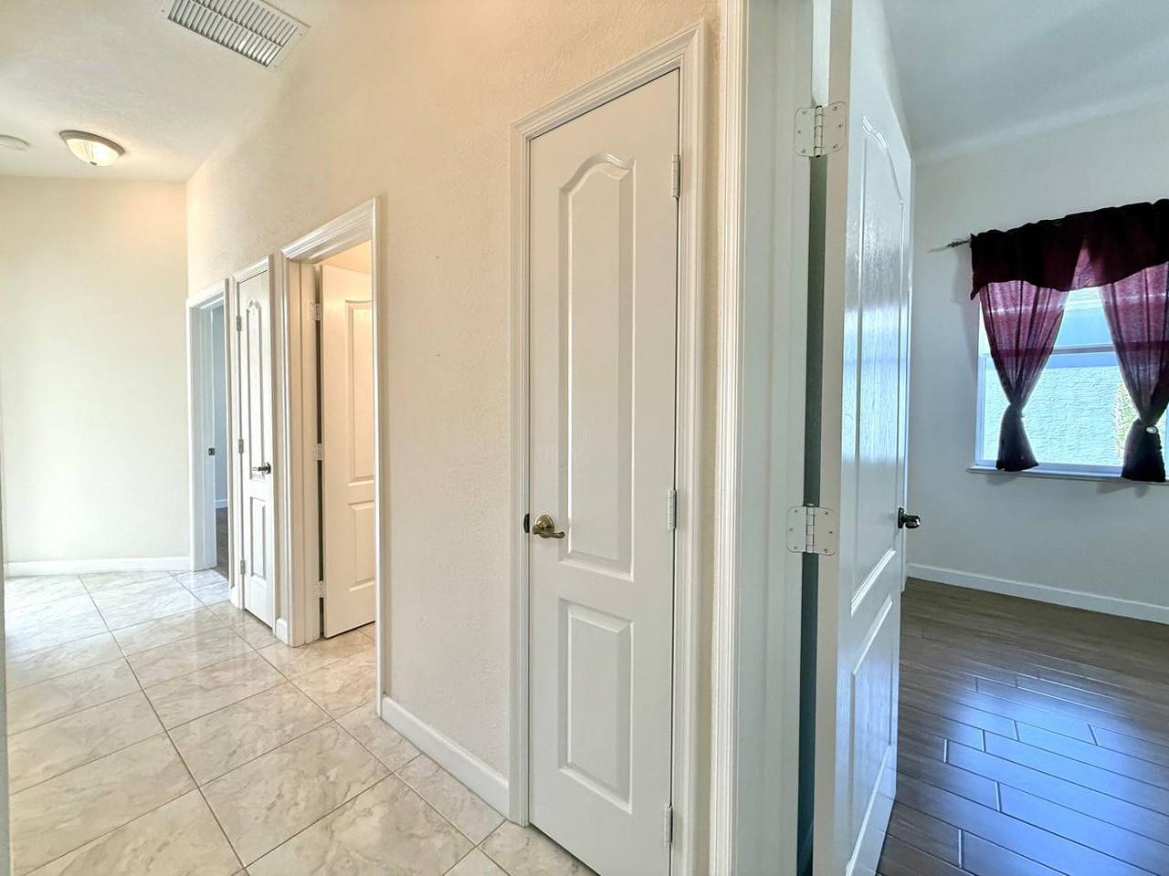 PORT ST LUCIE SECTION 44 - Residential Lease