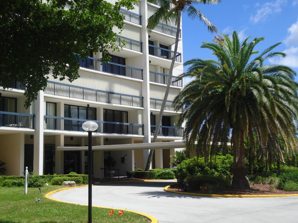 Photo of 2425 Presidential Way #1602, West Palm Beach, FL 33401 (MLS # R11004149)