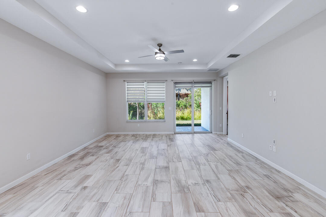 MATTAMY AT SOUTHERN GROVE PLAT 1 REPLAT - Residential