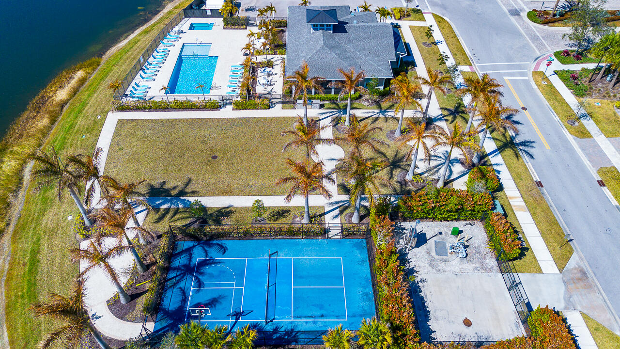 MATTAMY AT SOUTHERN GROVE PLAT 1 REPLAT - Residential