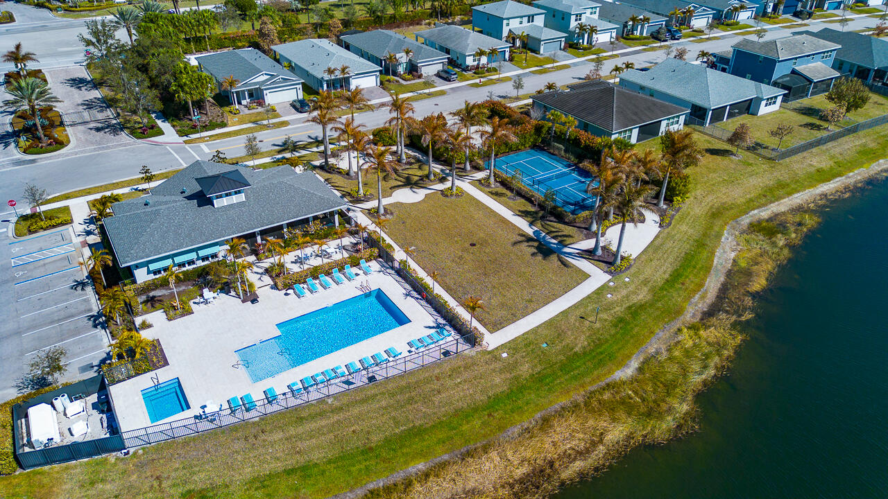 MATTAMY AT SOUTHERN GROVE PLAT 1 REPLAT - Residential