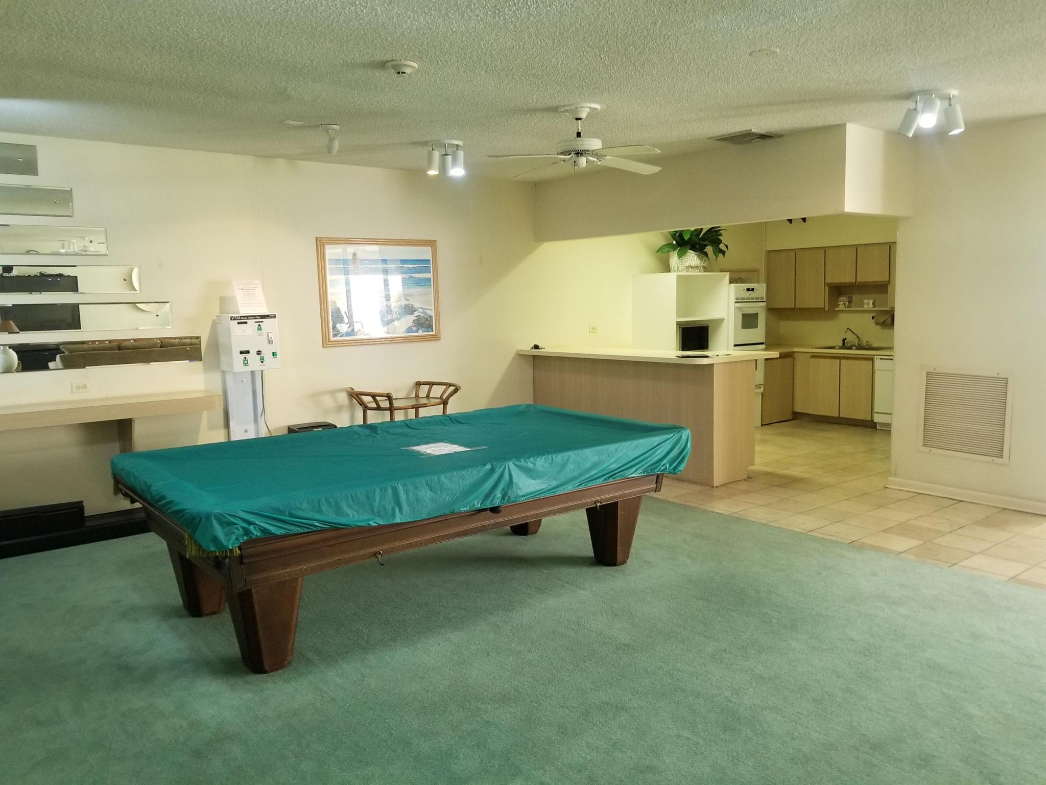 LE CHATEAU ROYAL CONDO - Residential