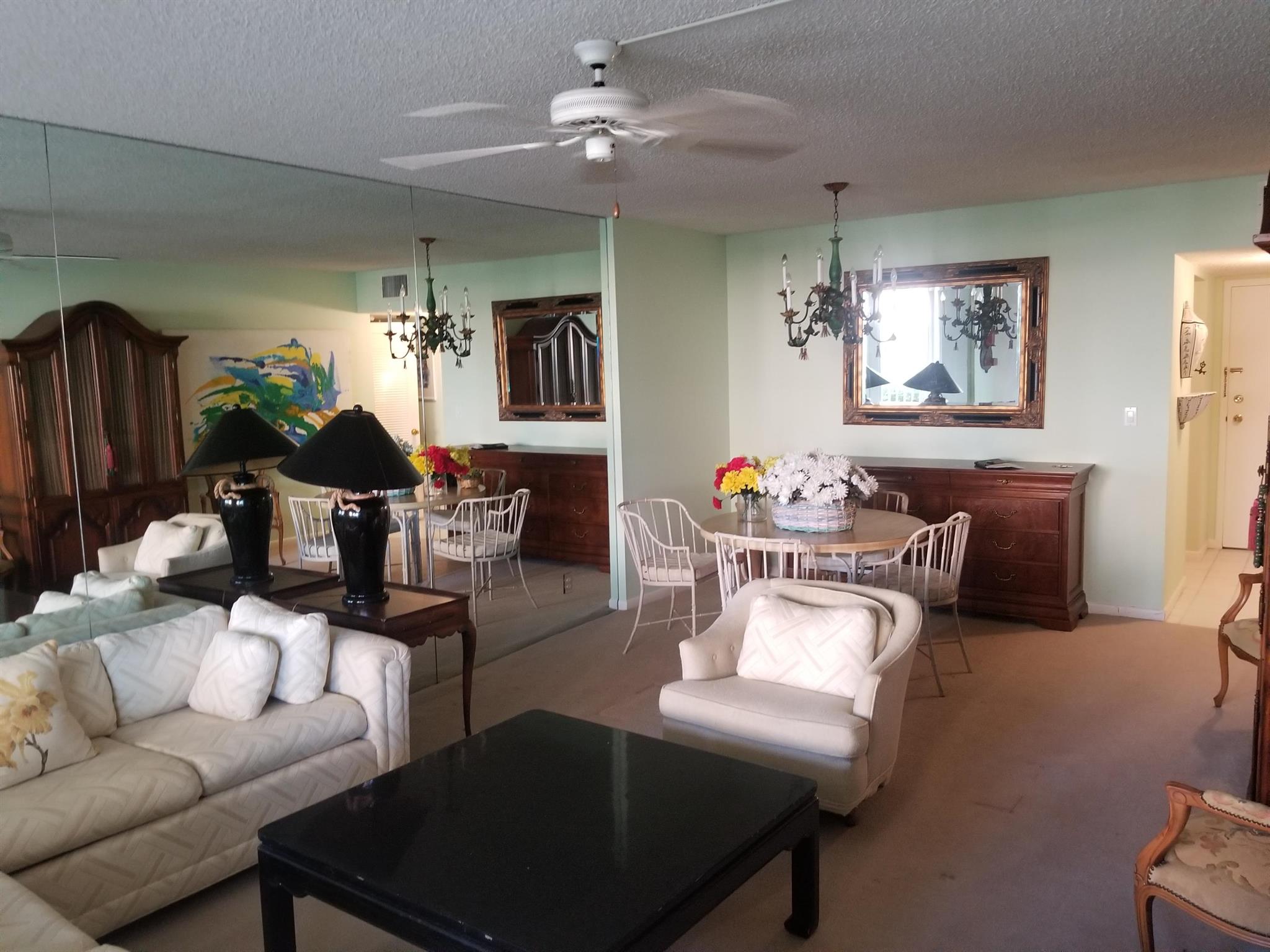 LE CHATEAU ROYAL CONDO - Residential