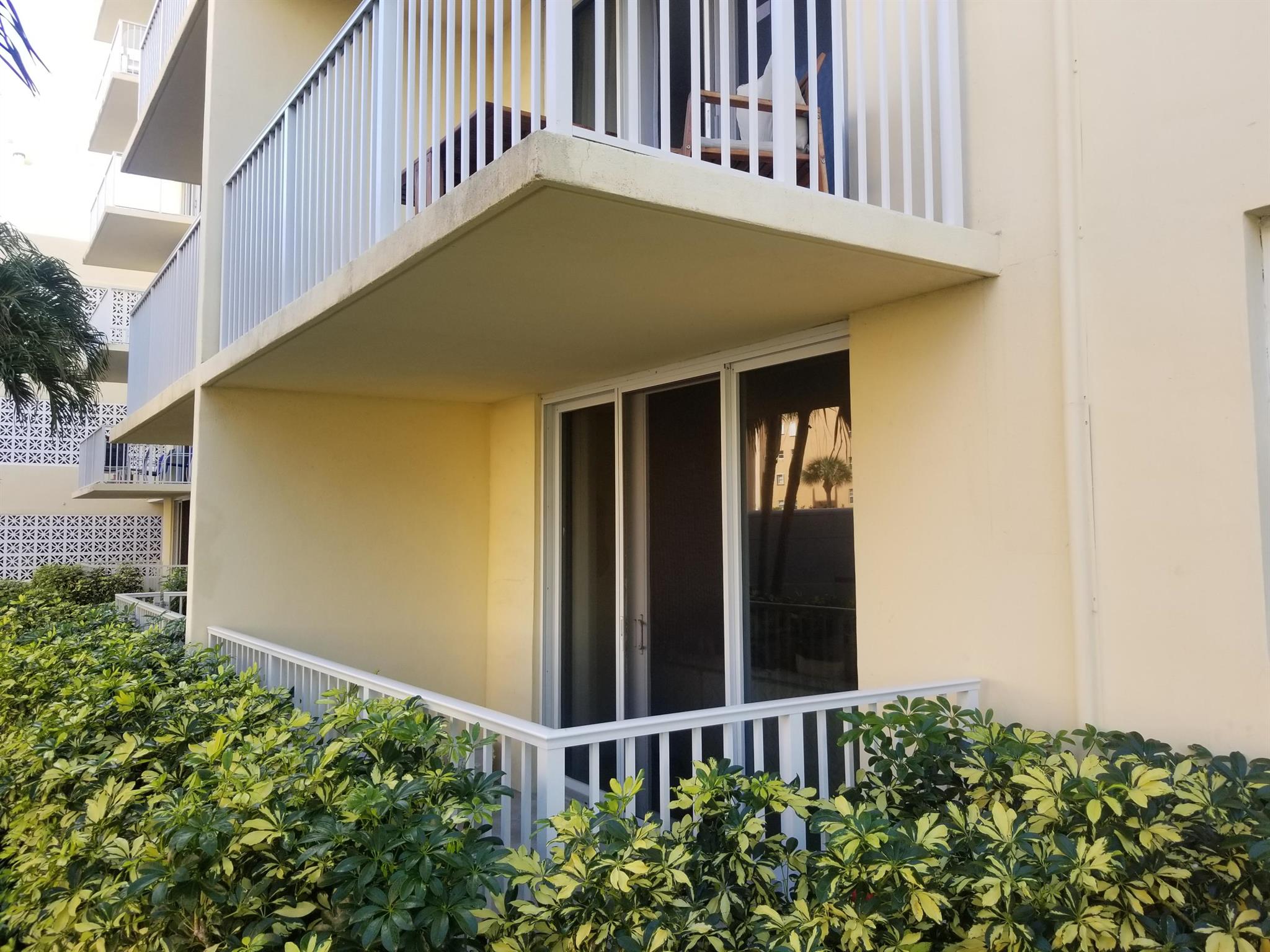 LE CHATEAU ROYAL CONDO - Residential