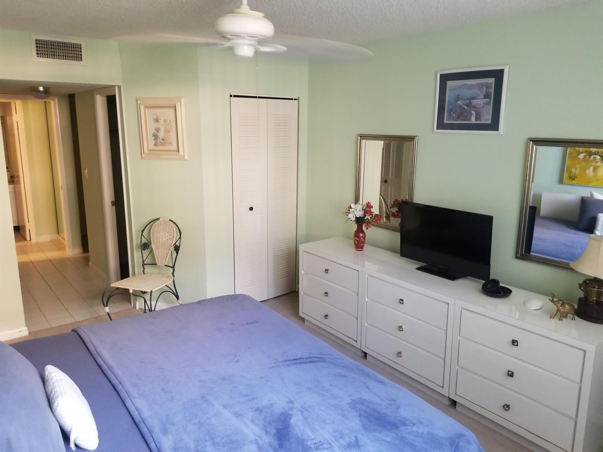 LE CHATEAU ROYAL CONDO - Residential