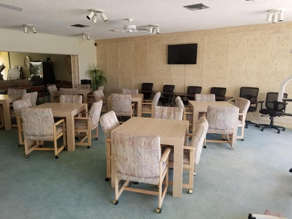 LE CHATEAU ROYAL CONDO - Residential