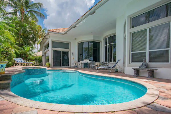 8421 Egret Lakes Lane