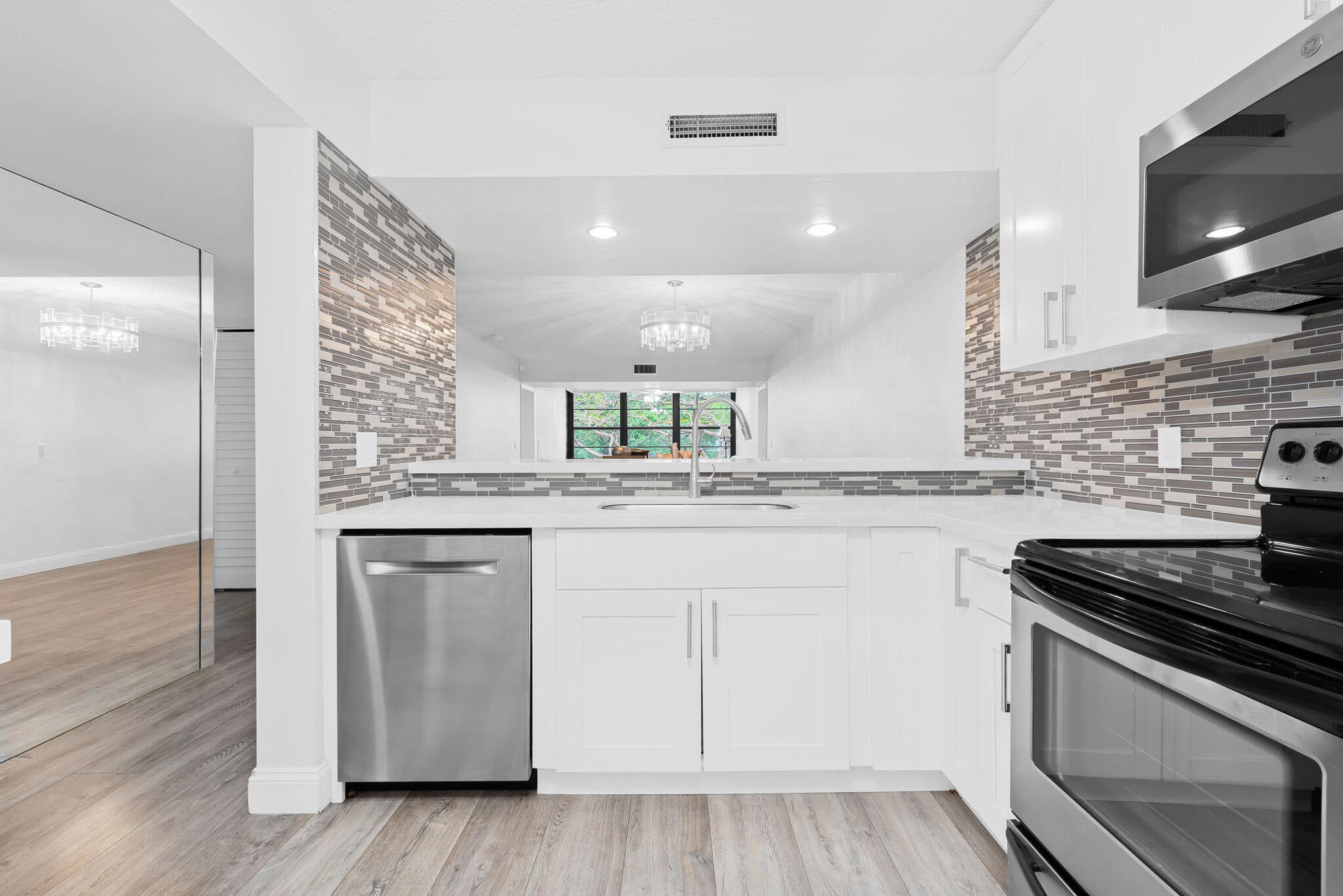 1709 Whitehall Drive 203