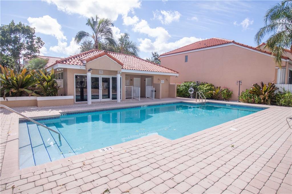 Emerald Pointe 139-30 B - Residential