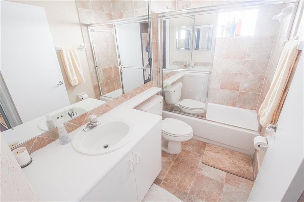 Emerald Pointe 139-30 B - Residential