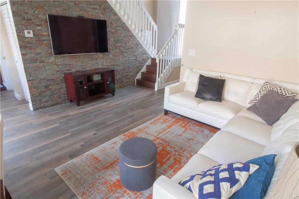 Emerald Pointe 139-30 B - Residential