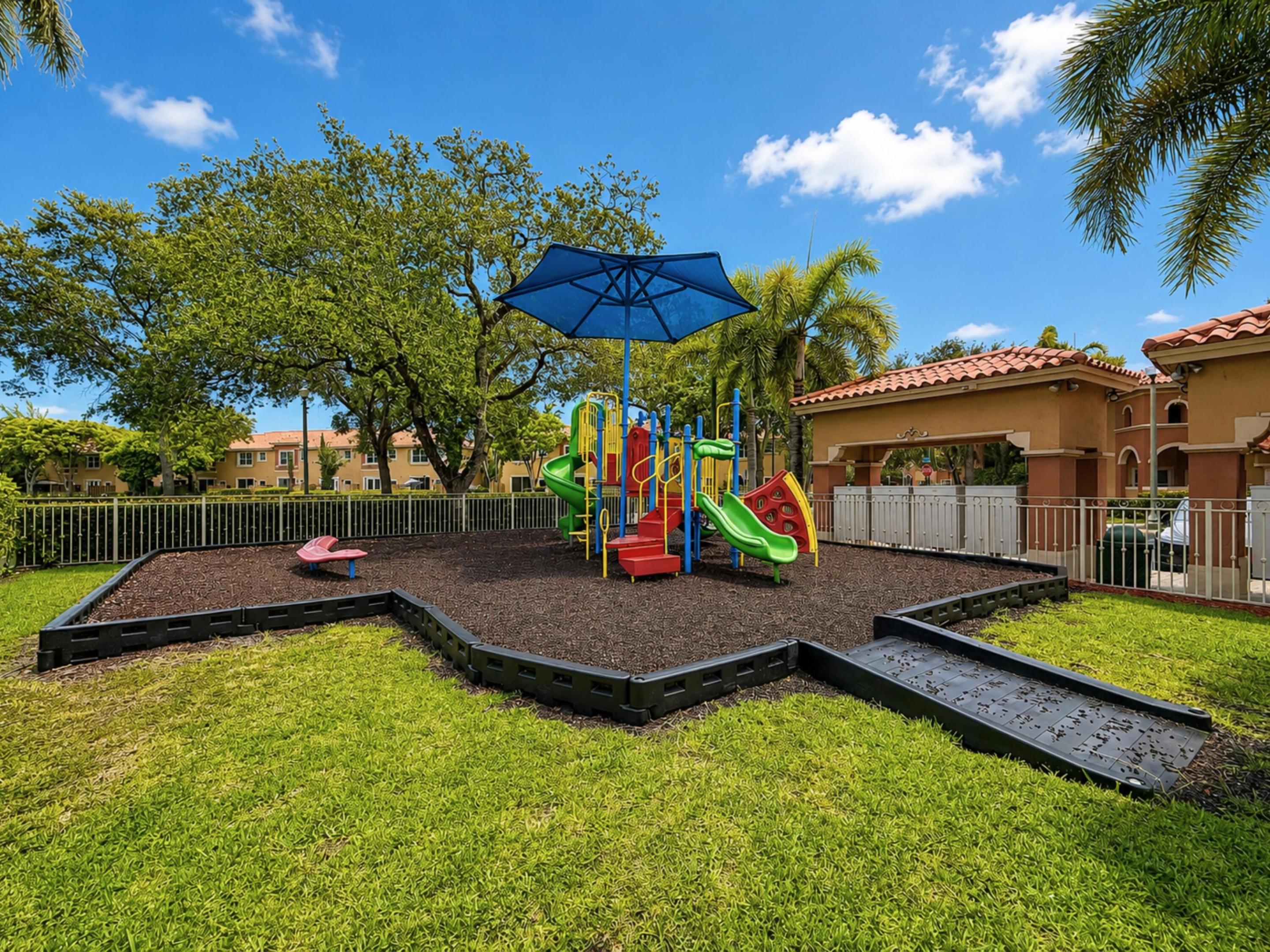 THE VILLAS AT HARBOR ISLES - Residential
