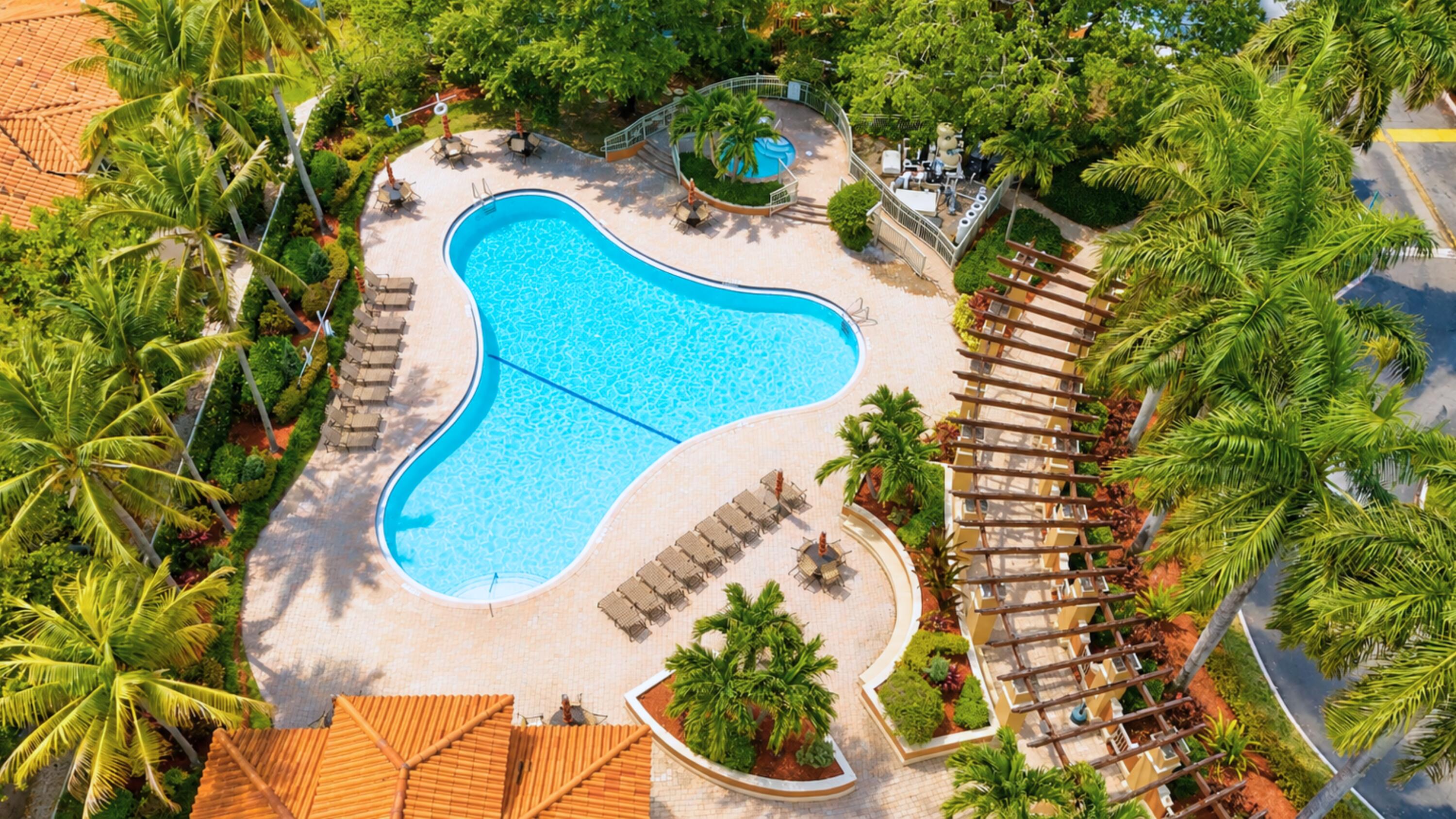 THE VILLAS AT HARBOR ISLES - Residential