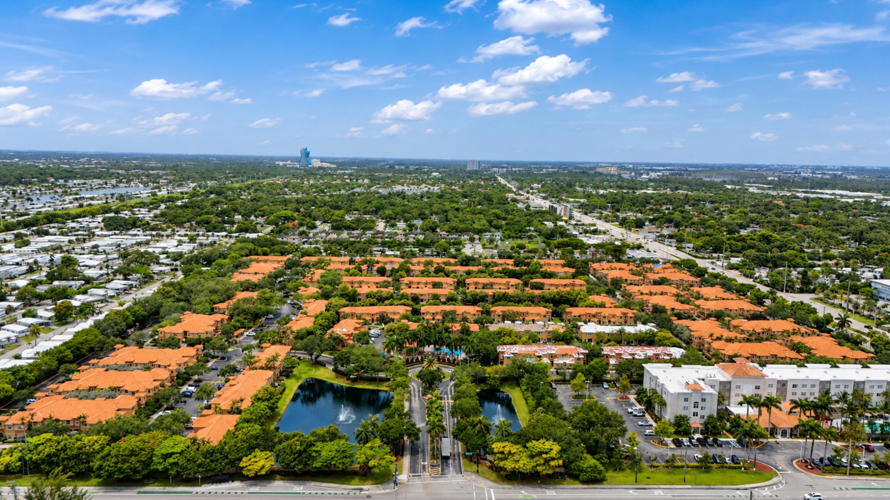THE VILLAS AT HARBOR ISLES - Residential