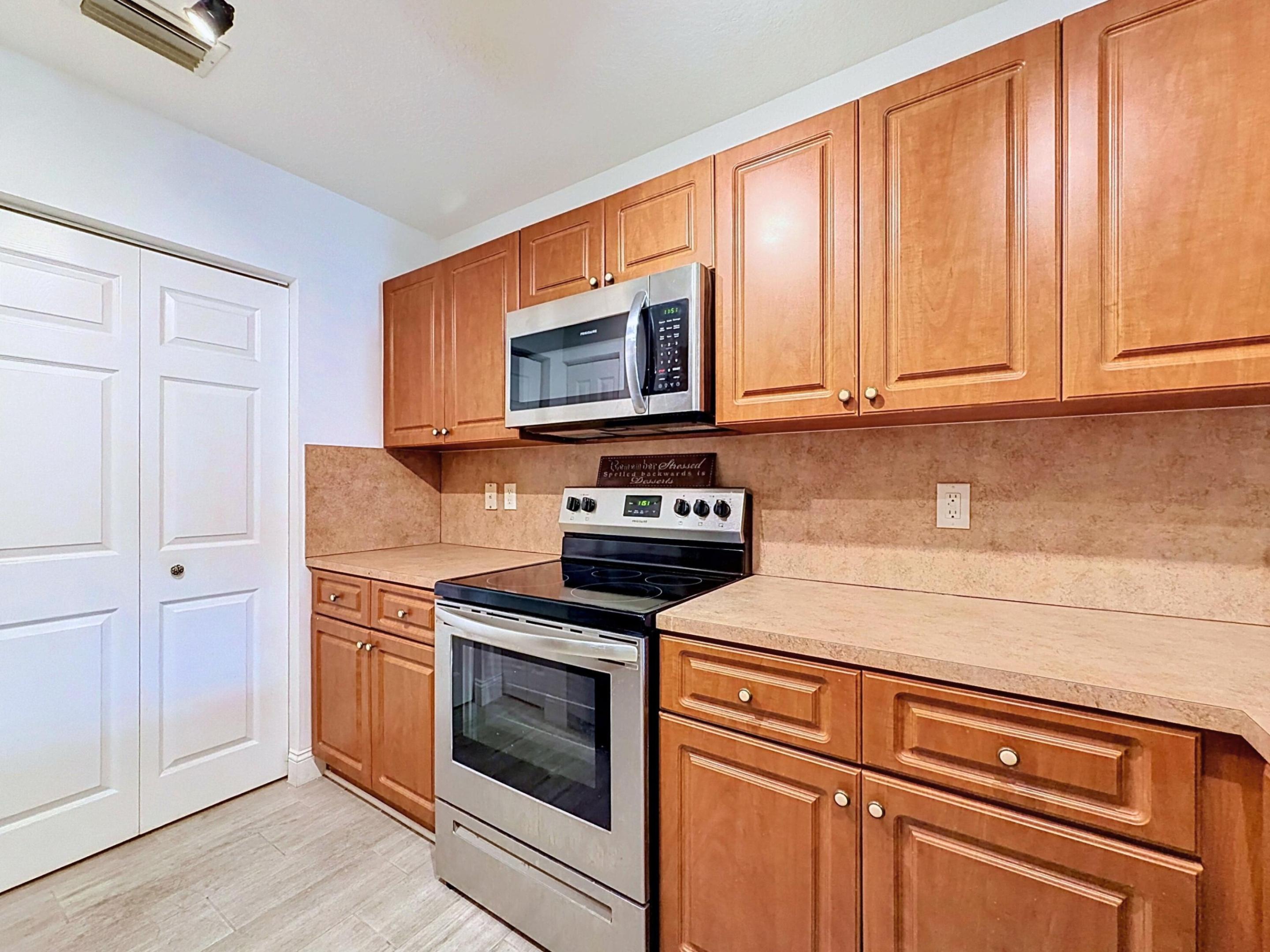 THE VILLAS AT HARBOR ISLES - Residential