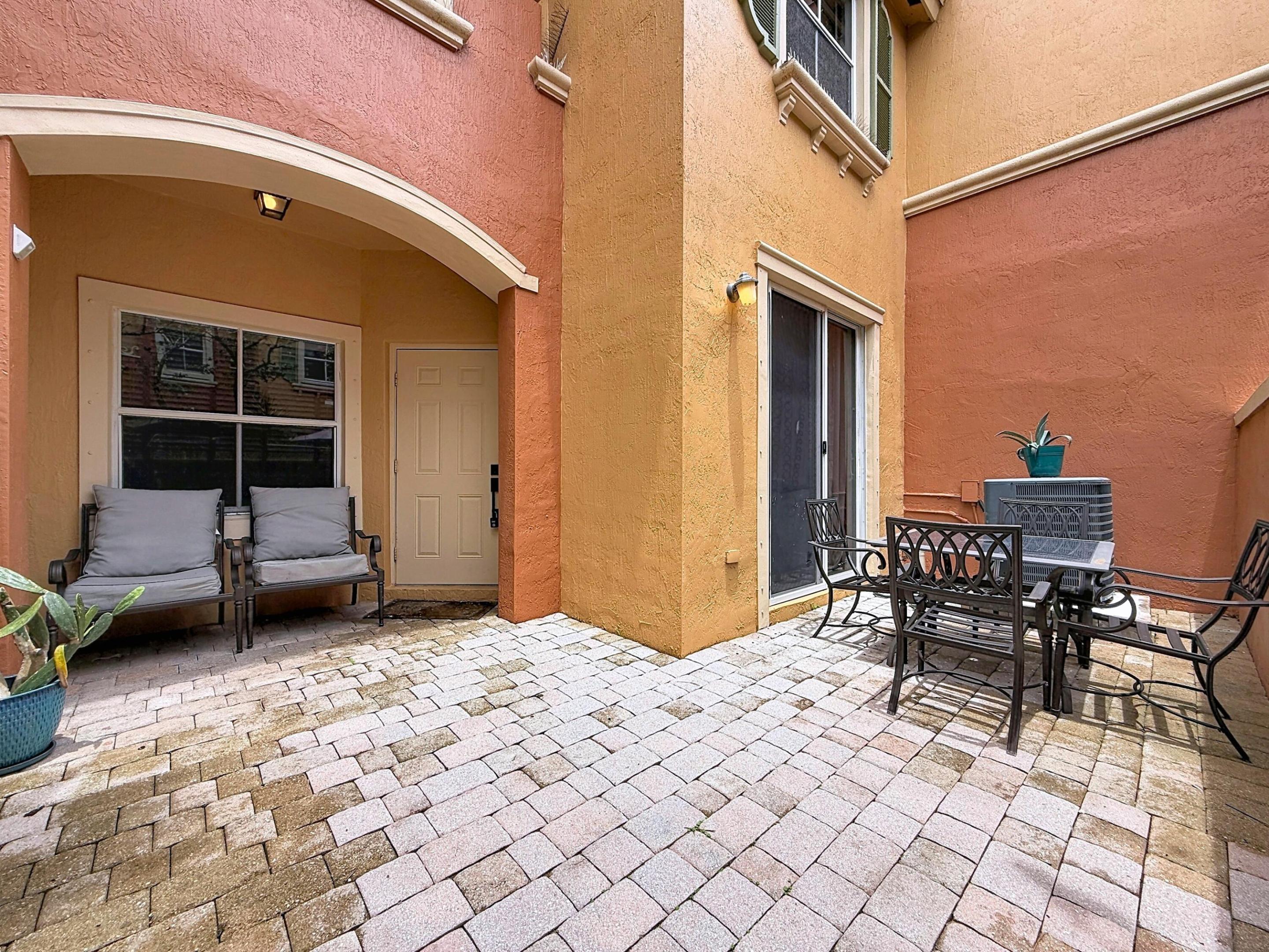 THE VILLAS AT HARBOR ISLES - Residential