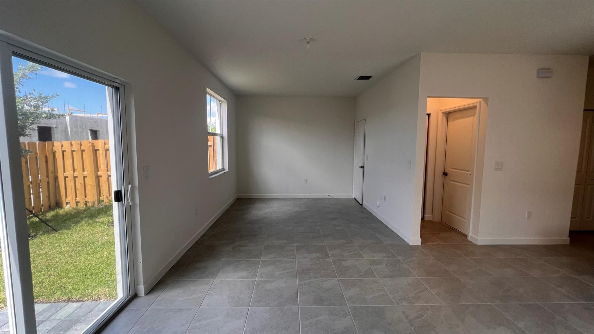 SUNSET TRAILS - Residential Lease