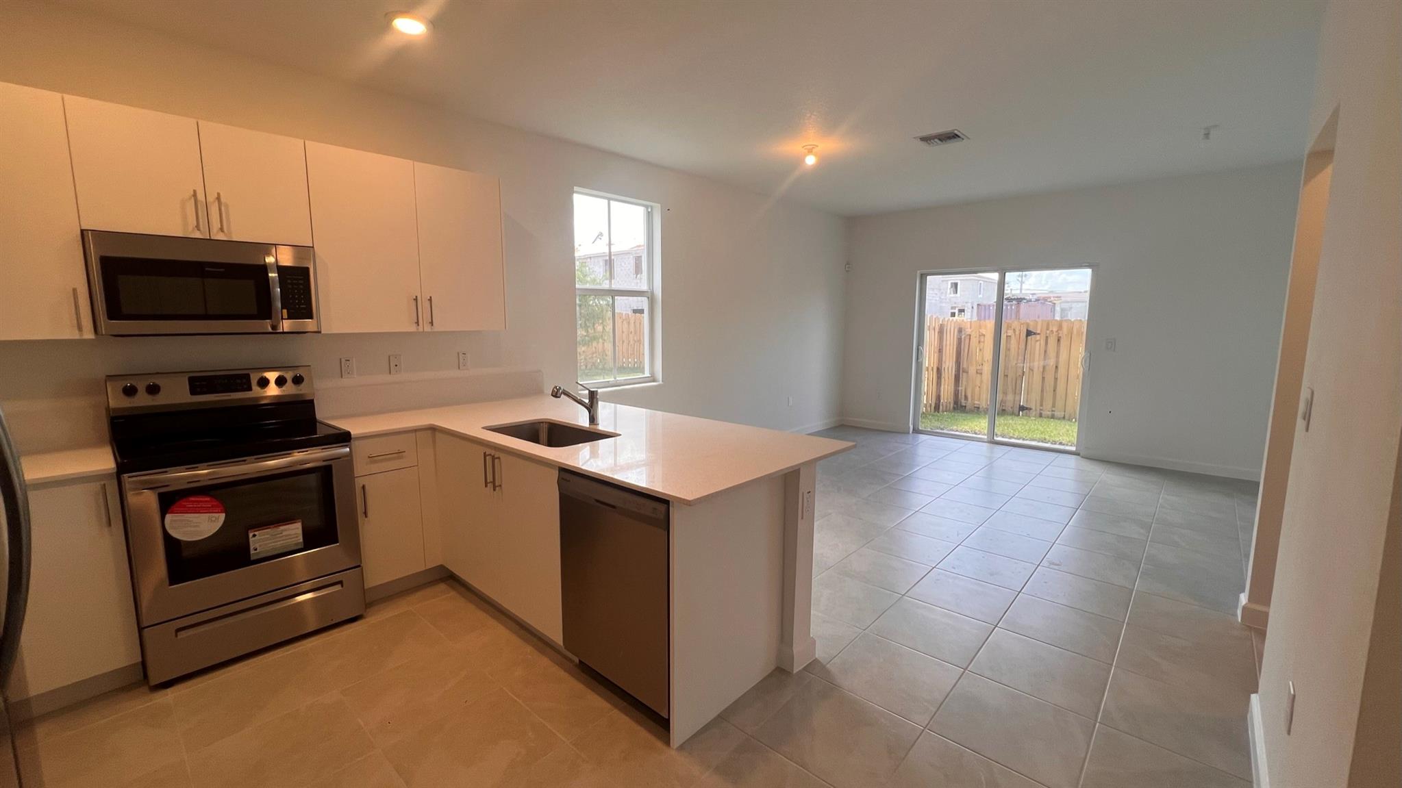 SUNSET TRAILS - Residential Lease