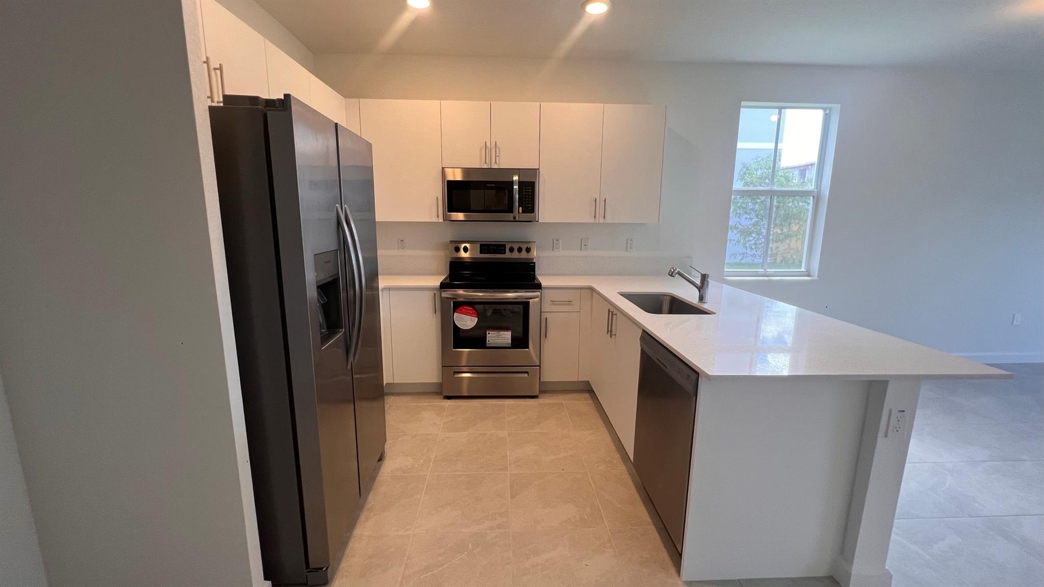 SUNSET TRAILS - Residential Lease