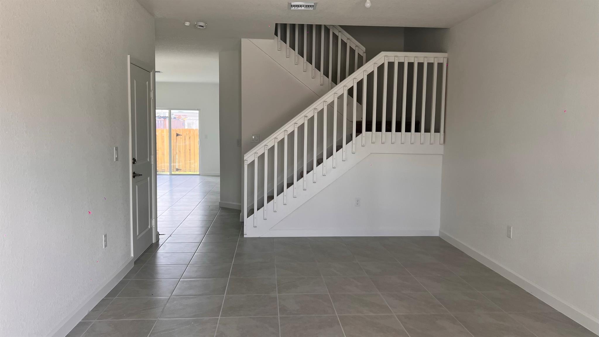 SUNSET TRAILS - Residential Lease