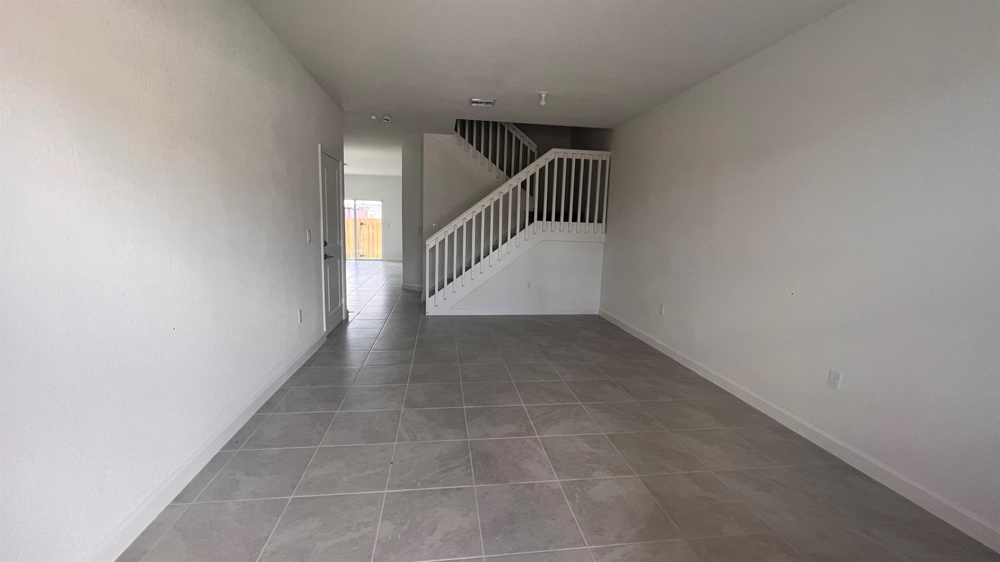 SUNSET TRAILS - Residential Lease