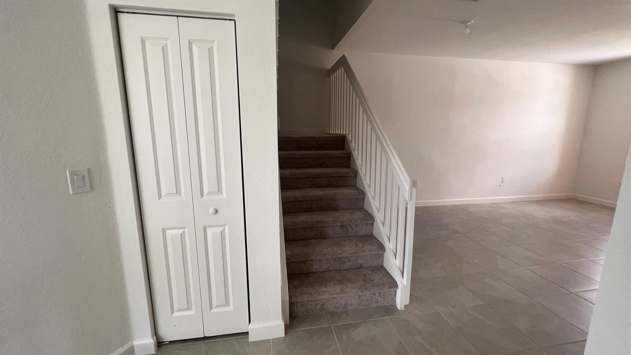 SUNSET TRAILS - Residential Lease