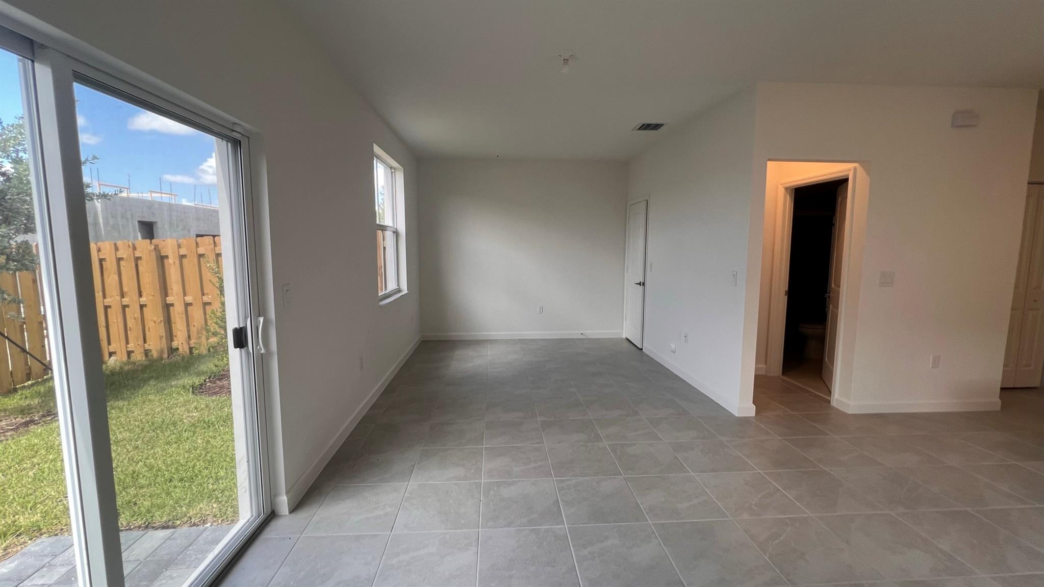 SUNSET TRAILS - Residential Lease