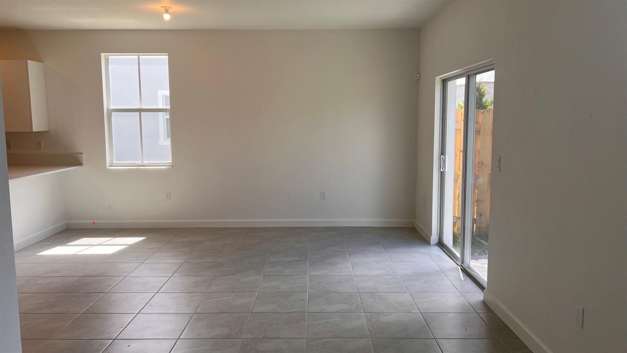 SUNSET TRAILS - Residential Lease