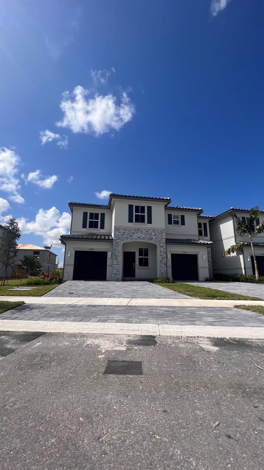 SUNSET TRAILS - Residential Lease