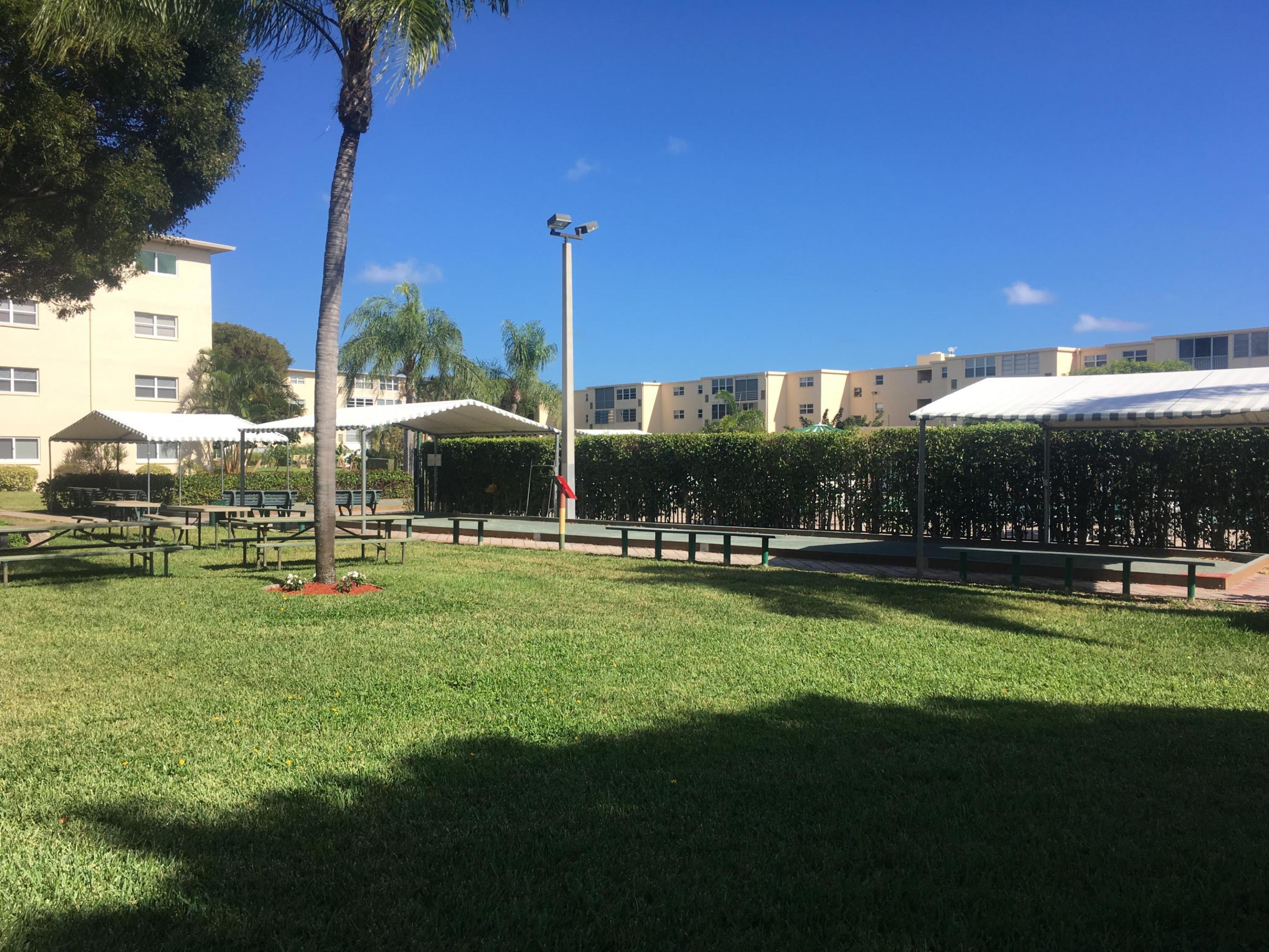 VILLAGE ROYALE GREENHILL CONDO - Residential