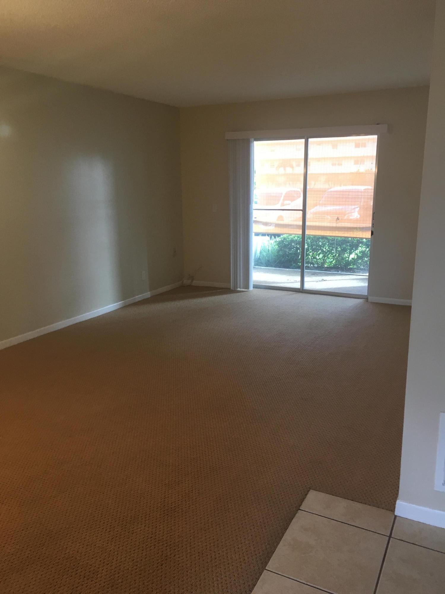 VILLAGE ROYALE GREENHILL CONDO - Residential