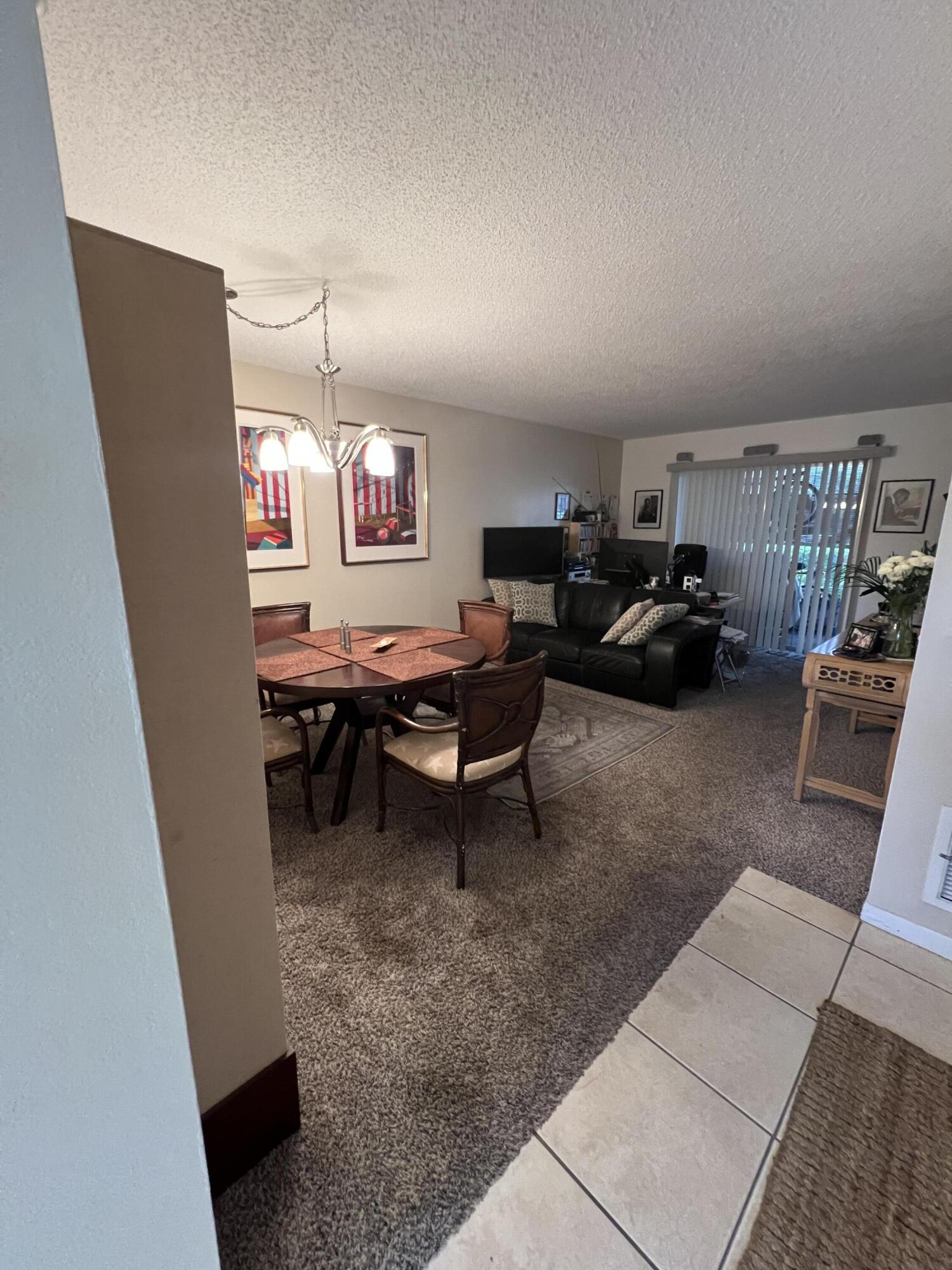 VILLAGE ROYALE GREENHILL CONDO - Residential