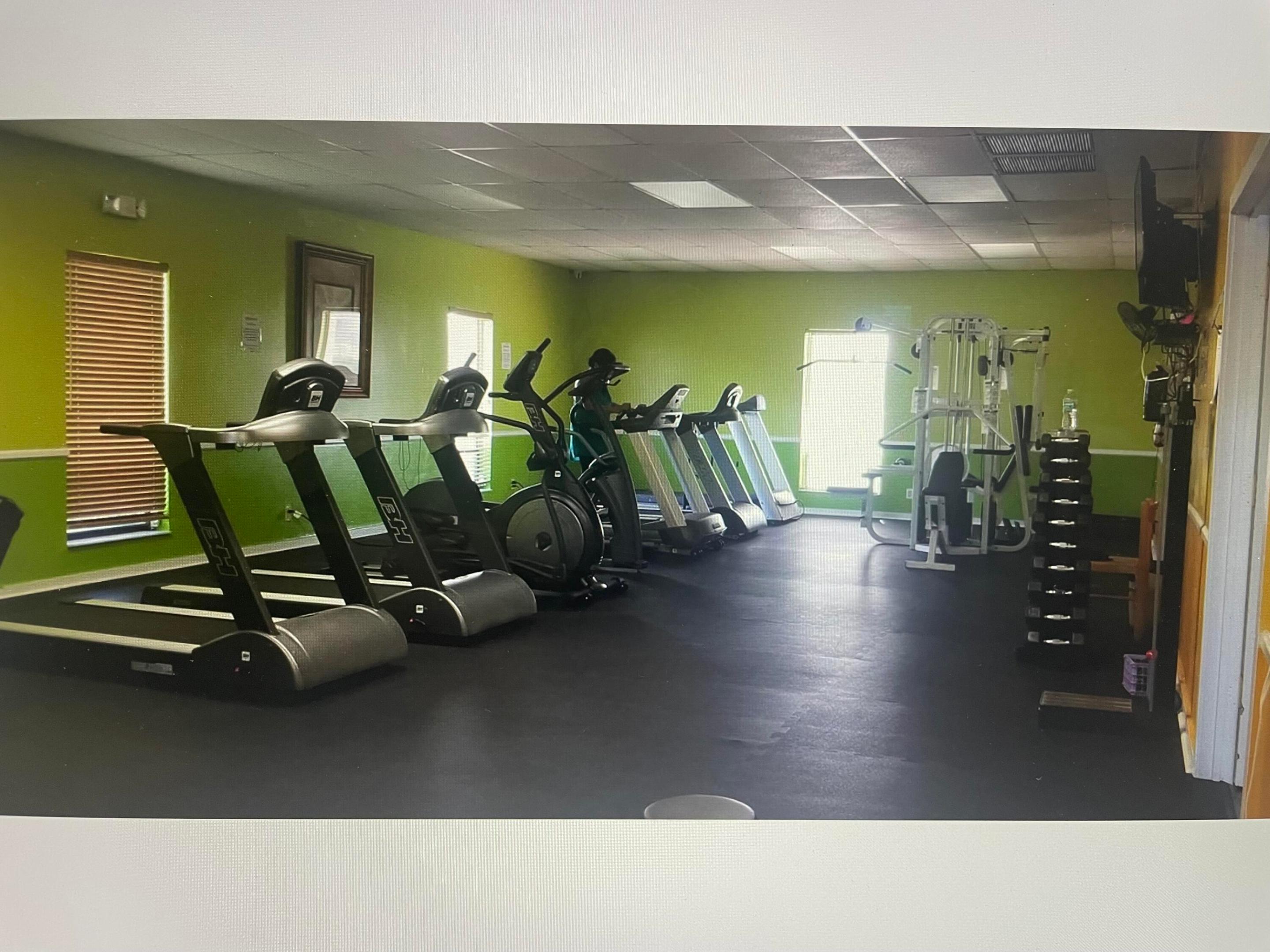 VILLAGE ROYALE GREENHILL CONDO - Residential