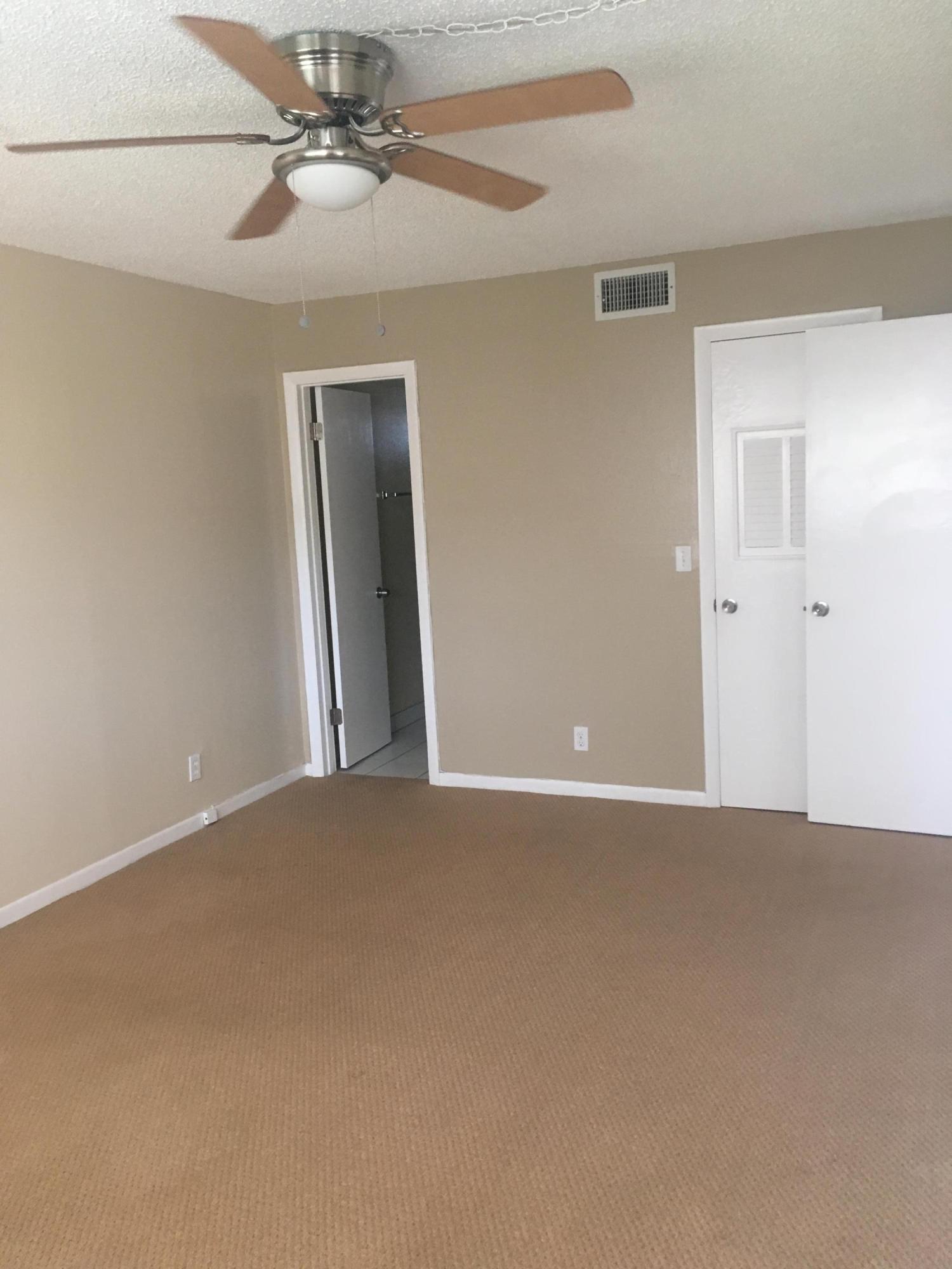 VILLAGE ROYALE GREENHILL CONDO - Residential