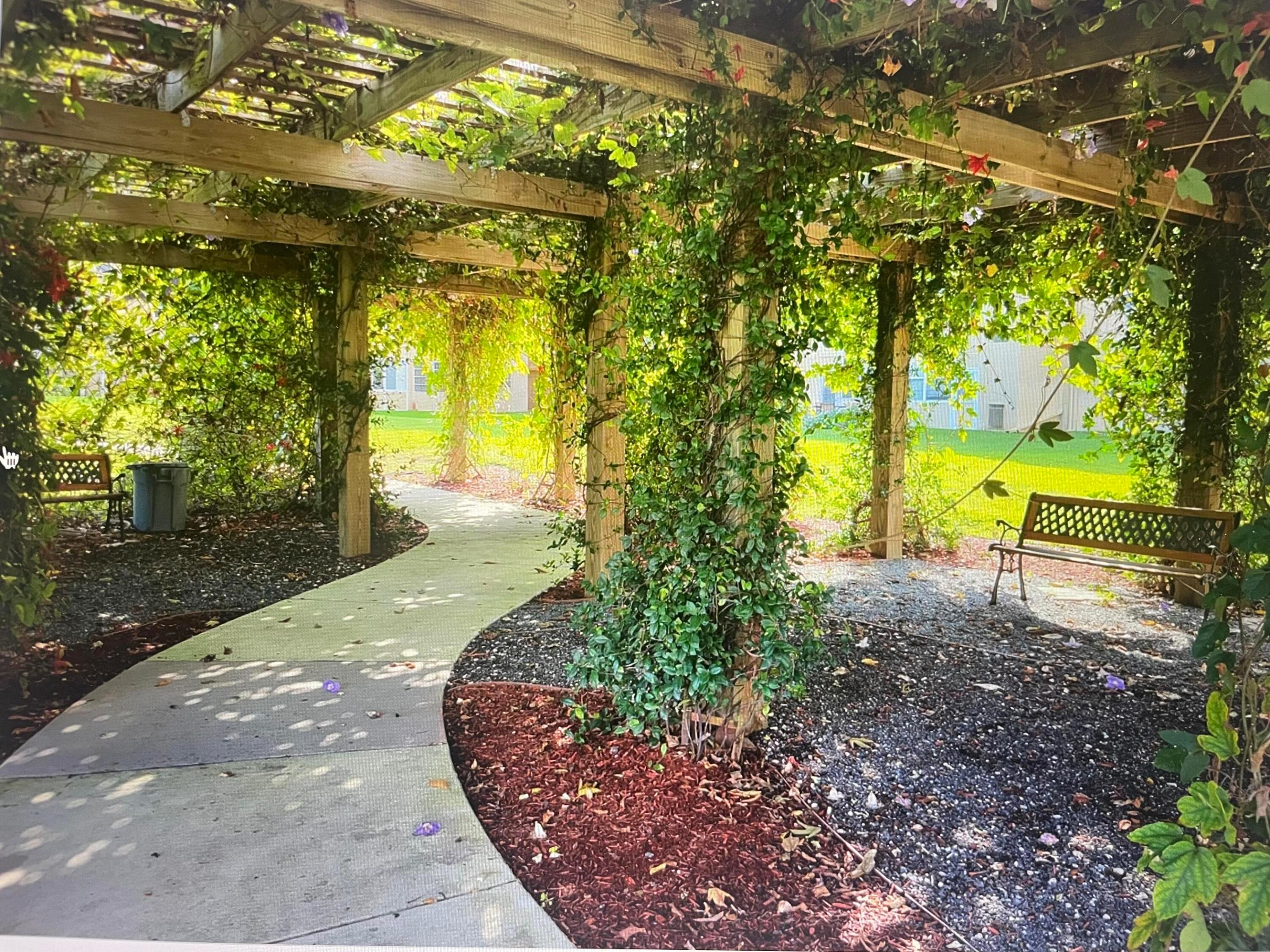 VILLAGE ROYALE GREENHILL CONDO - Residential