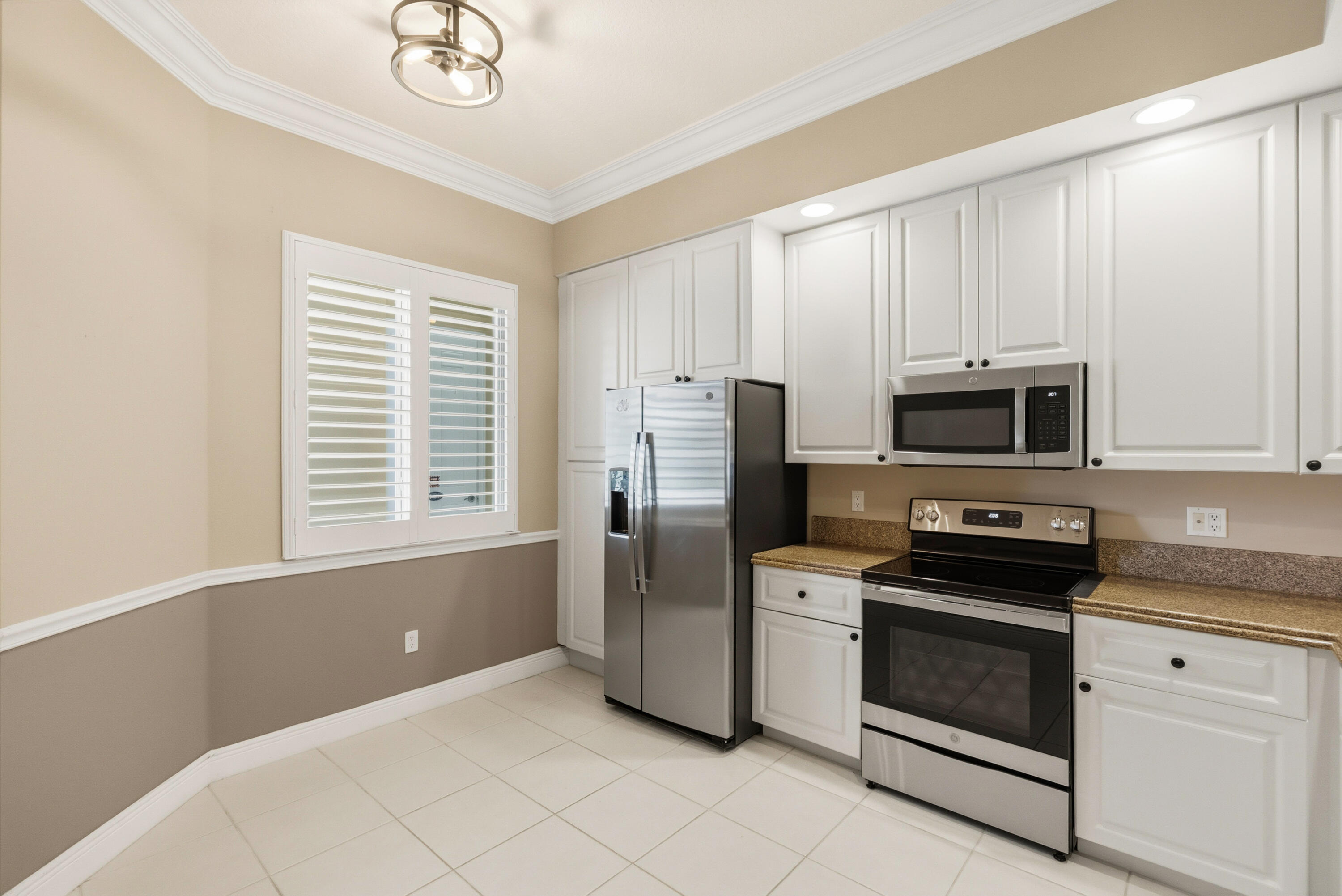 HARBOUR ISLE AT HUTCHINSON ISLAND WEST - Residential
