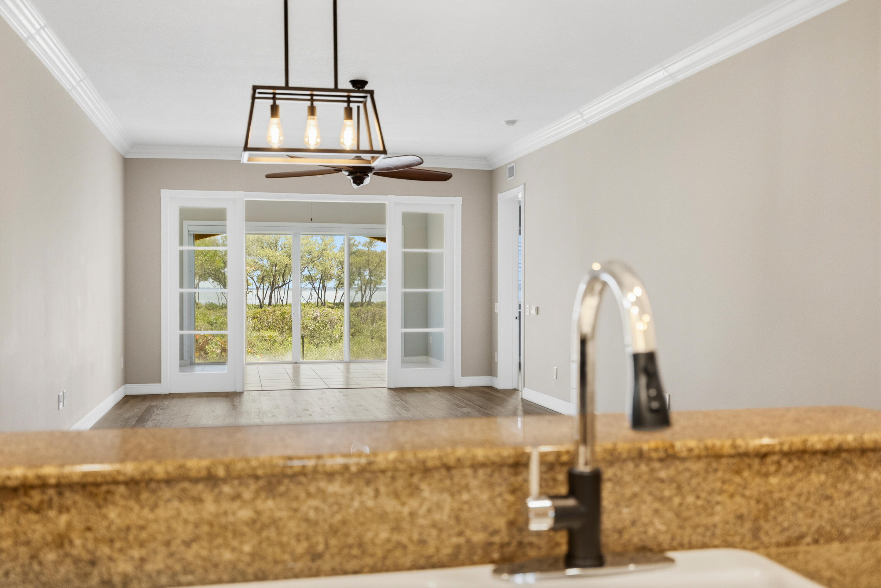 HARBOUR ISLE AT HUTCHINSON ISLAND WEST - Residential