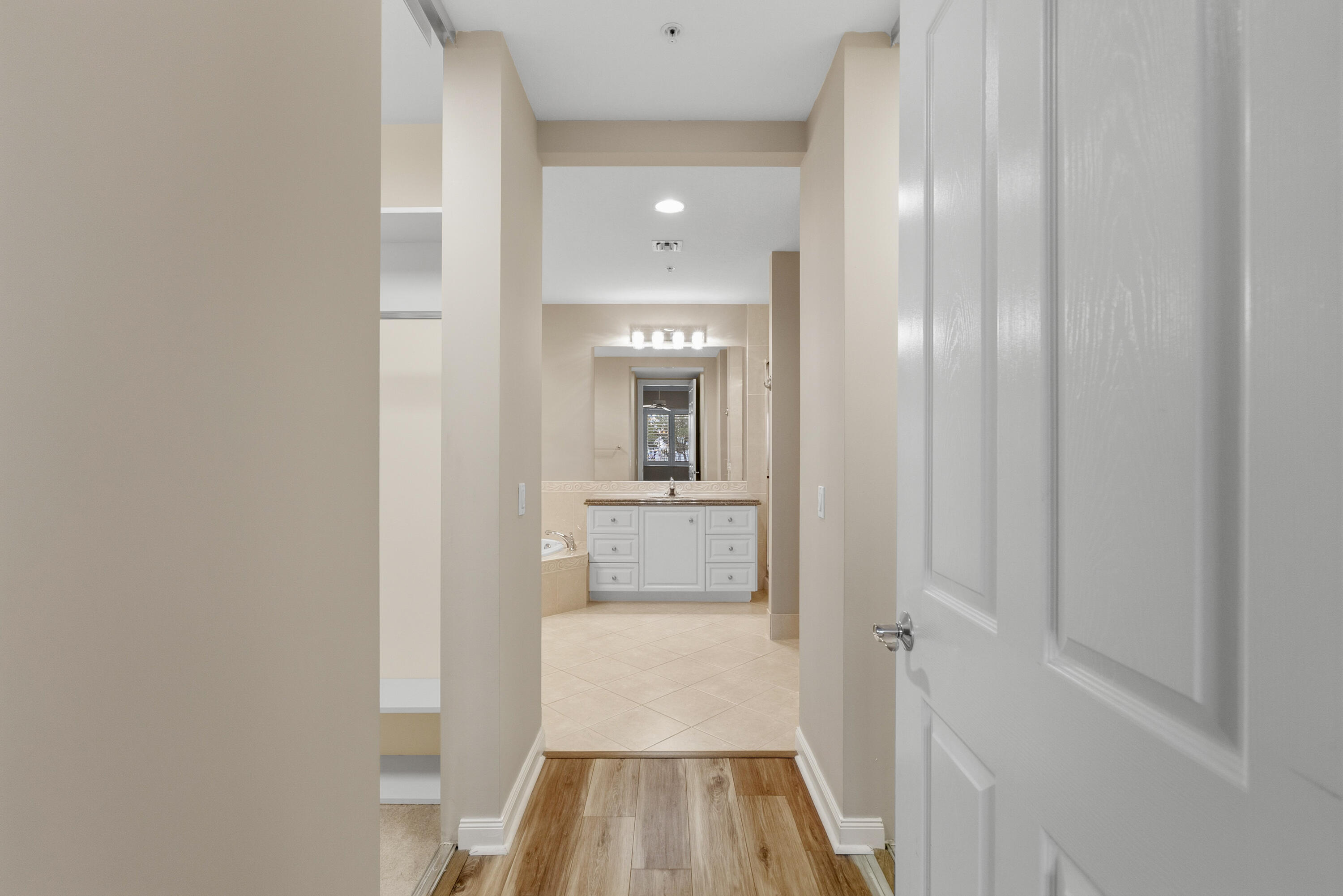 HARBOUR ISLE AT HUTCHINSON ISLAND WEST - Residential