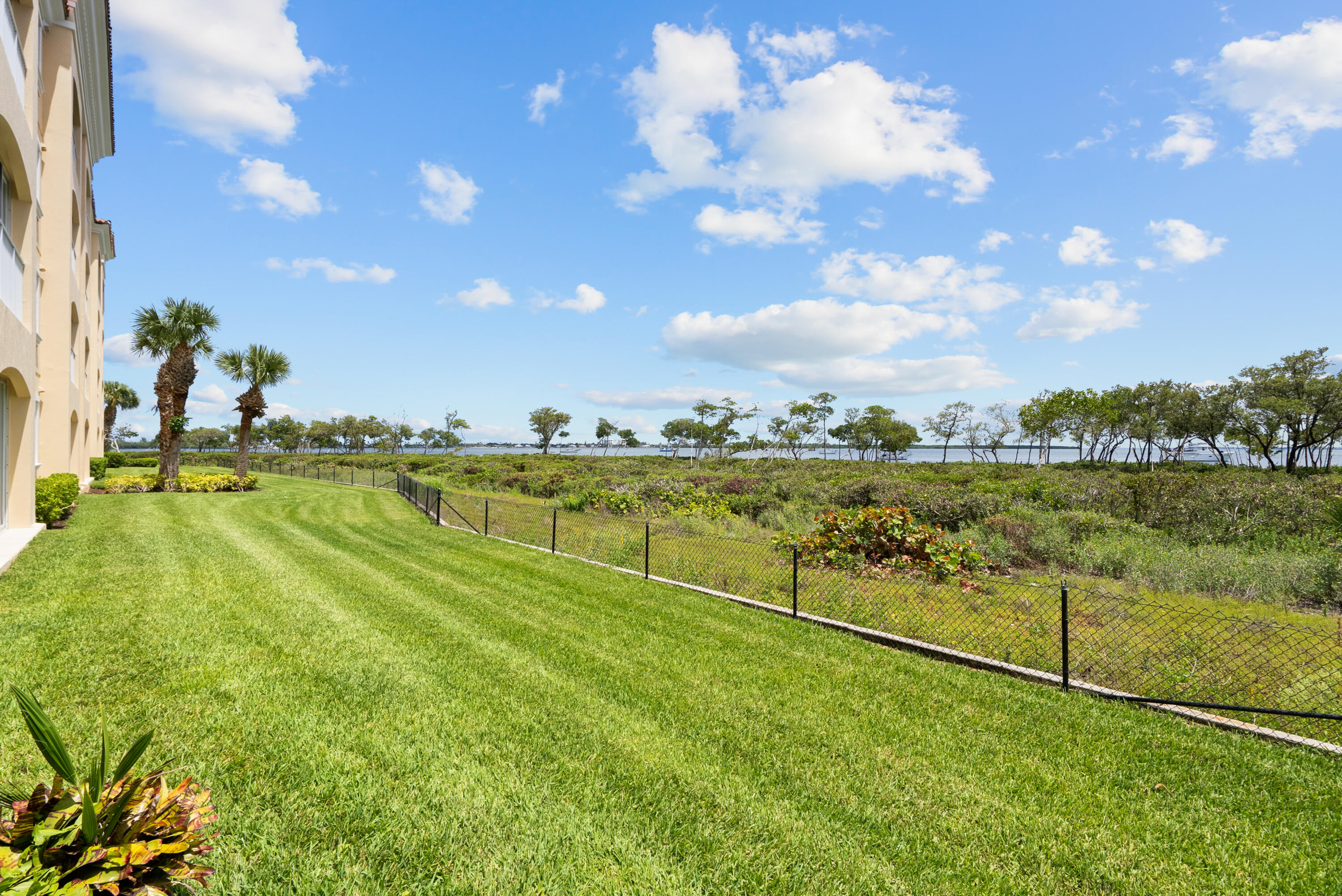 HARBOUR ISLE AT HUTCHINSON ISLAND WEST - Residential
