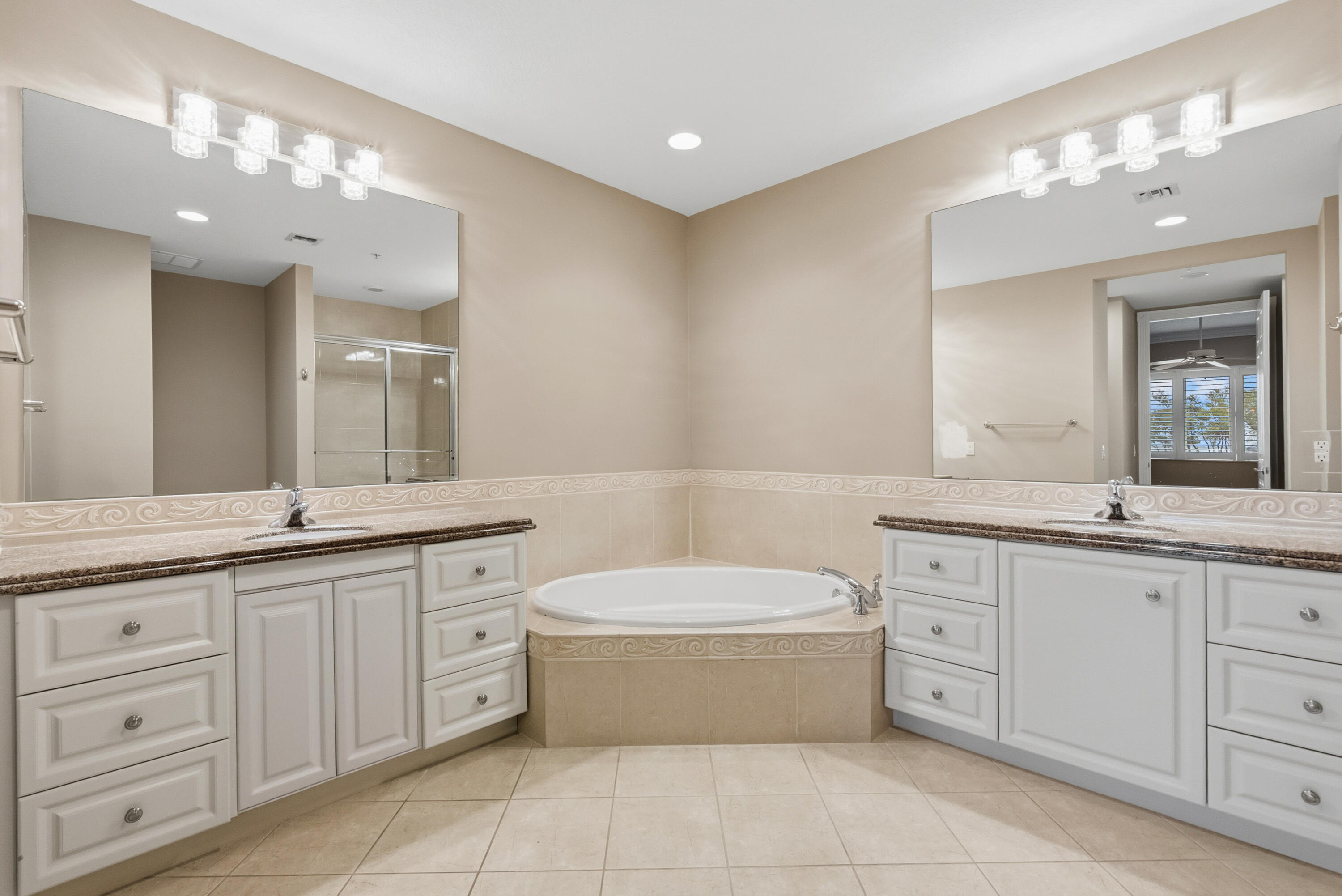 HARBOUR ISLE AT HUTCHINSON ISLAND WEST - Residential